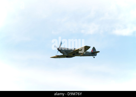 Vickers Supermarine Spitfire LX VIVE TE311 4-DV in volo su Wickenby Airfield Foto Stock