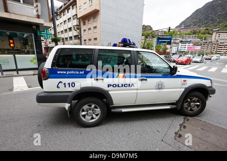 Andorra servizio di polizia pattuglia veicolo a Andorra la Vella Andorra Foto Stock