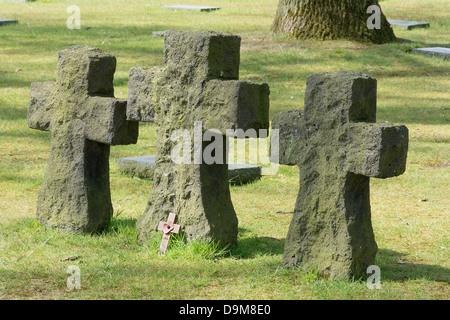 Langemark cimitero militare tedesco per commemorare la prima guerra mondiale Foto Stock