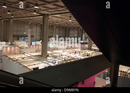 Milano, Italia - 21 Giugno 2013: la gente visita SposaItalia, Salone internazionale della sposa e usura formale a Milano. Foto Stock