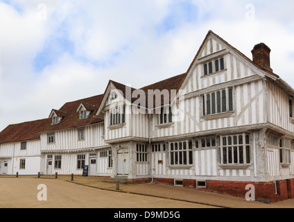 Guildhall di lana Guild of Corpus Christi in 16thc Tudor metà edificio con travi di legno in borgo medievale Lavenham Inghilterra Suffolk REGNO UNITO Foto Stock