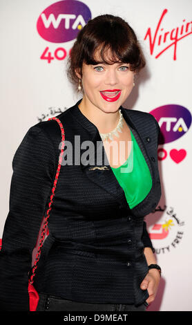 Jasmine Guinness assiste il WTA Pre-Wimbledon Party presso il Roof Gardens Kensington. Credito: Peter Phillips/Alamy Live News Foto Stock