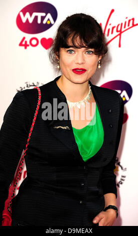 Jasmine Guinness assiste il WTA Pre-Wimbledon Party presso il Roof Gardens Kensington. Credito: Peter Phillips/Alamy Live News Foto Stock