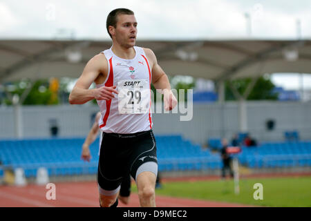 Manchester, Regno Unito. Il 22 giugno 2013. Il nord di Atletica Sportcity Manchester, Regno Unito 22 Giugno 2013 Tim Burn (29 città di Sheffield AC) vince il Senior Uomini 400m in 47.72 Credito: Giovanni friggitrice/Alamy Live News Foto Stock