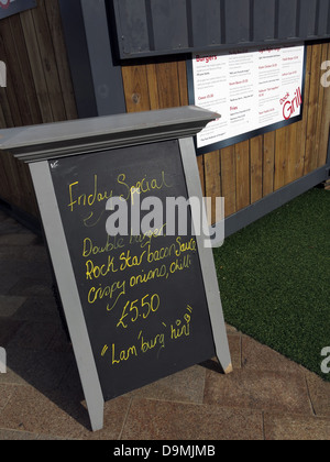 Snack bar alla BBC Breakfast studio a casa Quay Salford Media City UK Manchester REGNO UNITO Foto Stock