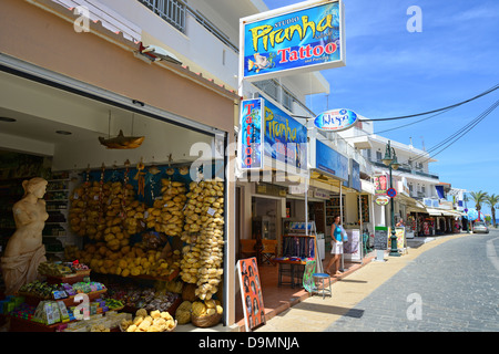 Resort e centro città, Ermou Street, Faliraki, Rodi (Rodi) Regione, del Dodecaneso, Egeo Meridionale Regione, Grecia Foto Stock