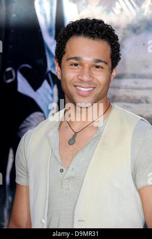 Corbin Bleu presso gli arrivi per il Lone Ranger Premiere, Disney California Adventure, Los Angeles, CA 22 Giugno 2013. Foto di: Elizabeth Goodenough/Everett Collection Foto Stock