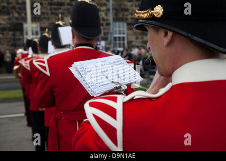 Preston Regno Unito, 22 giugno 2013. Punteggio musicale della banda del re la divisione in base alla Caserma Weeton a Preston mostrano militare alla Caserma Fulwood, Preston, Lancashire . I soldati e le donne, cadetti e veterani rappresentano la Royal Navy, l esercito e la Royal Air Force provenienti da tutto il Nord Ovest: Cheshire, Cumbria, Lancashire, Merseyside e Greater Manchester. Il Preston mostrano militare è il display più grande da parte delle forze armate in Inghilterra del Nord Ovest. Credito: Mar fotografico/Alamy Live News Foto Stock