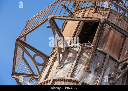 Ghisa faro Whiteford punto sulla Penisola di Gower opposta porta Burry nel Galles del Sud Foto Stock