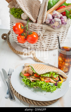 Kebab in grigliate di pane pita Foto Stock