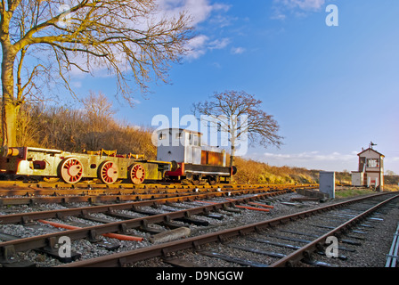 Arrugginimento treno diesel su Brampton Valley via linea ferroviaria Northamptonshire Regno Unito Foto Stock