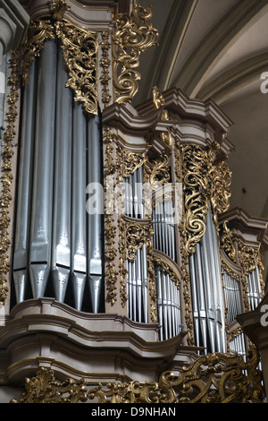 L'organo nella chiesa di St. Michael (Michaelerkirche), Vienna, Austria Foto Stock