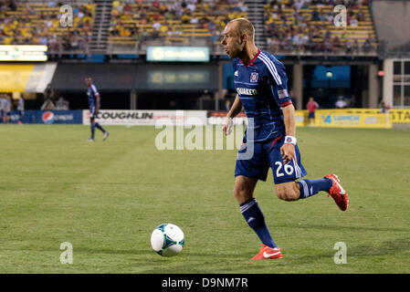 Columbus, OH, Stati Uniti d'America. Il 22 giugno, 2013. Giugno 22, 2013: Chicago Fire Joel Lindpere (26) durante il Major League Soccer match tra l'incendio di Chicago e il Columbus Crew at Columbus Crew Stadium di Columbus, OH. L'incendio di Chicago ha vinto 2-1. Credito: csm/Alamy Live News Foto Stock
