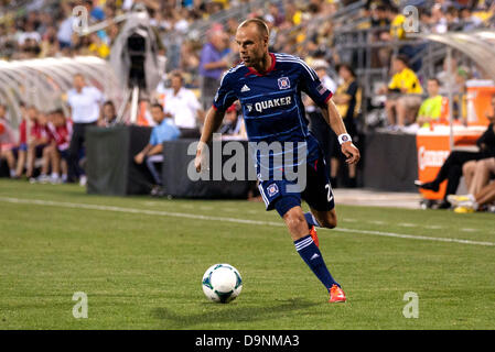 Columbus, OH, Stati Uniti d'America. Il 22 giugno, 2013. Giugno 22, 2013: Chicago Fire Joel Lindpere (26) durante il Major League Soccer match tra l'incendio di Chicago e il Columbus Crew at Columbus Crew Stadium di Columbus, OH. L'incendio di Chicago ha vinto 2-1. Credito: csm/Alamy Live News Foto Stock