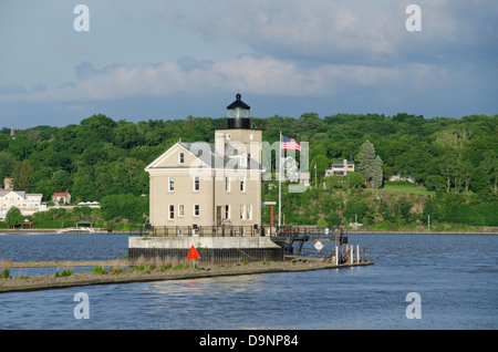 New York, Kingston, il fiume Hudson. Rondout Creek aka Luce faro di Kingston, est. 1838. Foto Stock