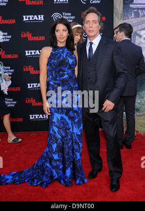 Anaheim, California, USA. Il 22 giugno, 2013. William Fichtner & moglie Kymberly arriva per la premiere del film "Lone Ranger' presso il Disney's California Adventure. Credito: Lisa O'Connor/ZUMAPRESS.com/Alamy Live News Foto Stock