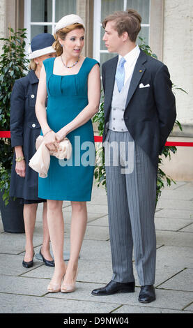 Lussemburgo, 23 giugno 2013. Il principe Luigi e la principessa Tessy del Lussemburgo assiste la messa nella Giornata nazionale del Lussemburgo, 23 giugno 2013. Credito: dpa picture alliance/Alamy Live News Foto Stock