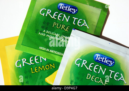 Tetley verde singole bustine di tè Foto Stock