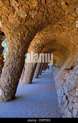 Parc Guell Park con architettura deisgned da opere di Antoni Gaudì a Barcellona, Spagna Foto Stock