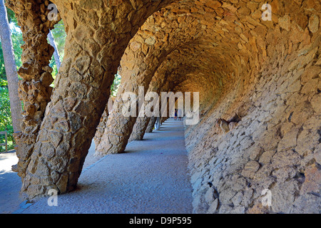 Parc Guell Park con architettura deisgned da opere di Antoni Gaudì a Barcellona, Spagna Foto Stock