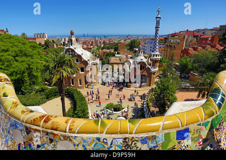 Parc Guell Park con architettura deisgned da opere di Antoni Gaudì a Barcellona, Spagna Foto Stock