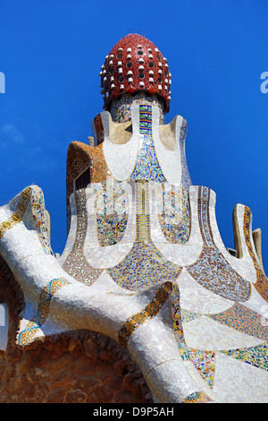 Parc Guell Park con architettura deisgned da opere di Antoni Gaudì a Barcellona, Spagna Foto Stock