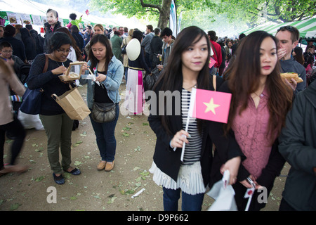 Vietnam Festival aperto 2013 (VOF 2013) è una cultura Vietnamita festival che celebra il meglio del Vietnam a Londra. Foto Stock