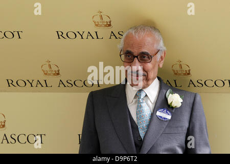 20.06.2013 - Ascot; il principe Khalid Bin Abdullah (proprietario di aziende agricole Juddmonte) in verticale. Credito: Lajos-Eric Balogh/turfstock.com Foto Stock