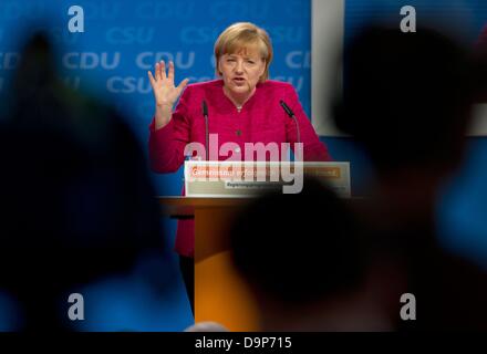 Berlino, Germania. Il 24 giugno 2013. CDU di leader di partito e il Cancelliere tedesco Angela Merkel parla di un CDU/CSU programma elettorale il congresso di Berlino, Germania, 24 giugno 2013. Entrambe le parti presentano il loro programma comune per il 2013-2017 periodo legislativo. Foto: Tim Brakemeier Foto Stock