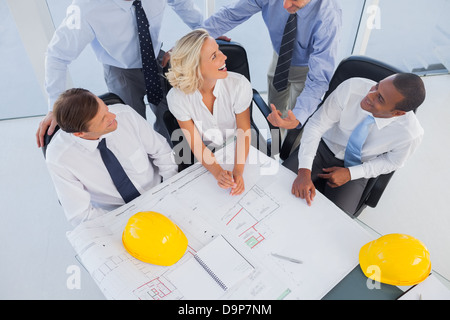 Gli architetti che lavorano Foto Stock