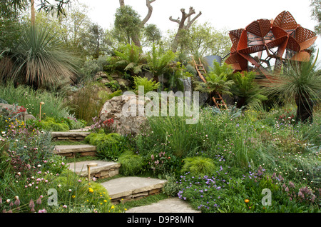 Vista di passaggi e studio di Trailfinders Giardino Australiano al RHS Chelsea Flower Show 2013, Londra, Regno Unito. Foto Stock