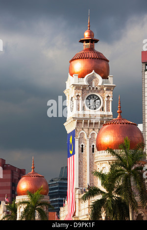 Nuvole temporalesche su Palazzo Sultano Abdul Samad, Kuala Lumpur, Malesia Foto Stock