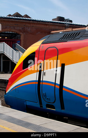 East Midlands classe treni 222 Meridian treno a Leicester stazione ferroviaria, REGNO UNITO Foto Stock