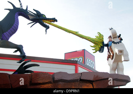 Le figure fatte di LEGO all'area di Disney Downtown. Foto Stock