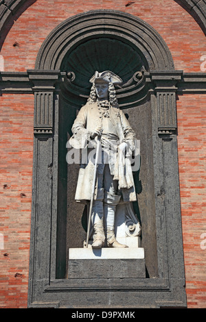 Statua di Carlo III., Carlo III di Spagna, 1716-1788, 1735-1759 reggente di Napoli, Palazzo Reale, Palazzo del viceré, in P Foto Stock