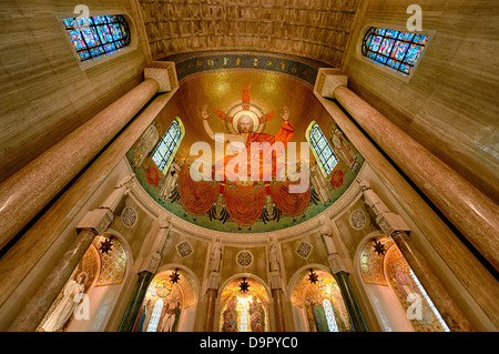 Cristo in maestà, abside settentrionale, Basilica del Santuario Nazionale dell Immacolata Concezione a Washington DC, Stati Uniti d'America Foto Stock