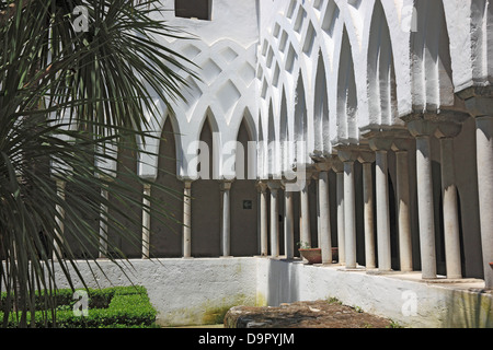 Chiostro del Paradiso, il chiostro, il Chiostro del Paradiso, il Duomo di Sant'Andrea, Amalfi, Campania, Italia Foto Stock