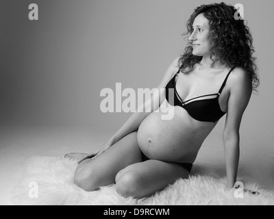 Nella foto si può vedere una donna in stato di gravidanza Foto Stock