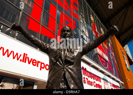 Bill Shankey statua a Anfield Stadium casa Liverpool Football Club uno dei Premier League inglese F.C. Foto Stock