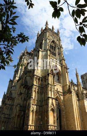 York Minster, la famosa chiesa cattedrale o nel Nord Yorkshire città di York, Inghilterra Foto Stock