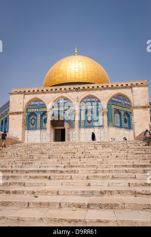 Israele città vecchia Gerusalemme Haram Esh Sharif nobile Santuario Temple Mount Cupola della roccia costruito 691 annuncio attraverso Qanatir Foto Stock