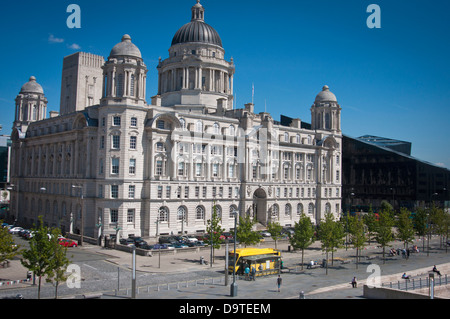 La Cunard edifici, Liverpool in estate, giornata di sole Foto Stock