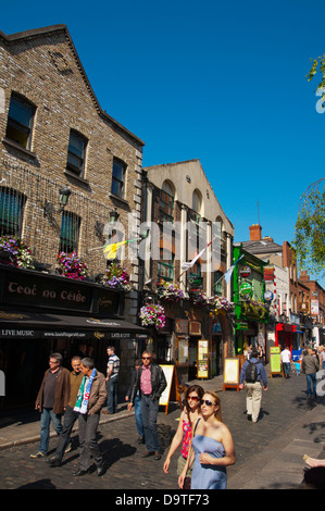 Temple Bar Square in Temple Bar area di intrattenimento centrale di Dublino Irlanda Europa Foto Stock