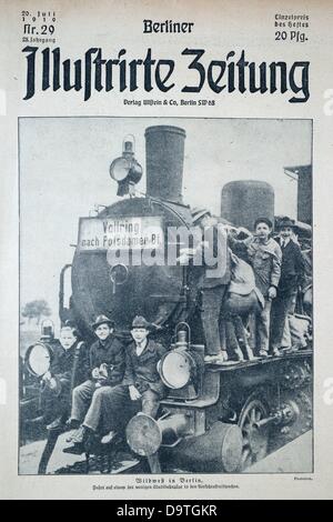 La pagina di copertina del Berliner Illustrirte Zeitung Nr.29 (Berlino Giornale Illustrato No.29) pubblicato il 20 luglio 1919 raffigura il trasporto di persone su una locomotiva con la scritta 'Vollring nach Potsdamer Bahnhof" (Full Circle per la stazione di Potsdam) di Berlino, Germania, durante gli scioperi dei lavoratori nel settore dei trasporti nel contesto del Märzkämpfe ('Marco combatte ' - lotte che ne seguì da dimostrazioni su tutto il territorio nazionale dei lavoratori a sostegno della causa rivoluzionaria) a Berlino nel marzo 1919. La didascalia recita: 'Wild West a Berlino. In viaggio con una delle poche città linee ferroviarie Foto Stock