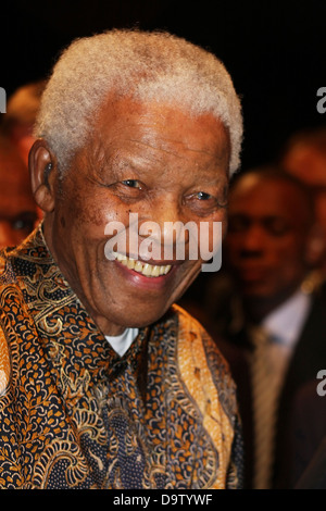 Ritratto di un sorridente Nelson Mandela nel luglio 2008 Foto Stock