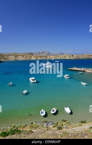 Vista della baia e Spiaggia di Pallas, Lindos Rodi (Rodi), del Dodecaneso, Egeo Meridionale Regione, Grecia Foto Stock