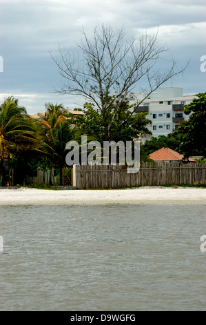 Spiaggia privata e bellissimo resort sul lungomare di Cabo Frio,Brasile Foto Stock