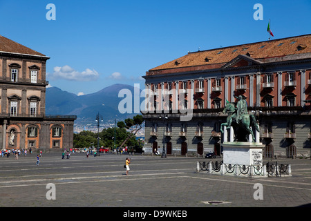 Il Palazzo Reale, il Palazzo Reale in Piazza Plebiscito, Napoli, Napoli, campania, Italy, Italia. Monumenti e luoghi di interesse Foto Stock