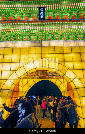 Lantern Festival che si tiene annualmente nel mese di novembre, Seoul, Corea del Sud, Asia Foto Stock