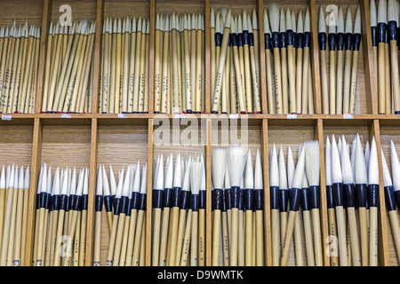 Calligraphy Spazzole per la vendita in Insa-dong di Seoul, Corea del Sud, Asia Foto Stock